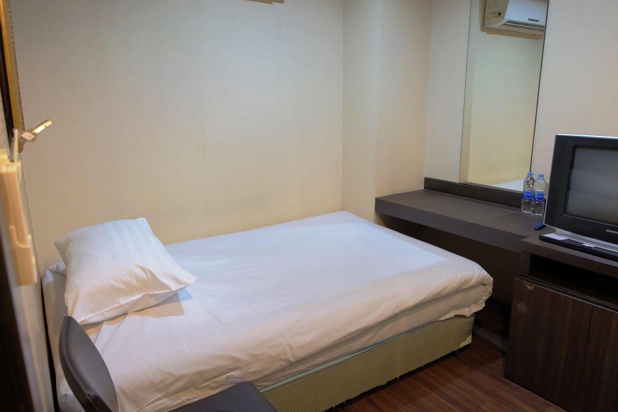 Take A Rest Hotel Bangkok Eksteriør billede