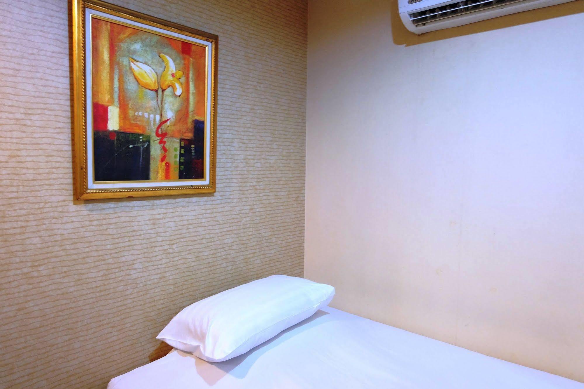 Take A Rest Hotel Bangkok Eksteriør billede